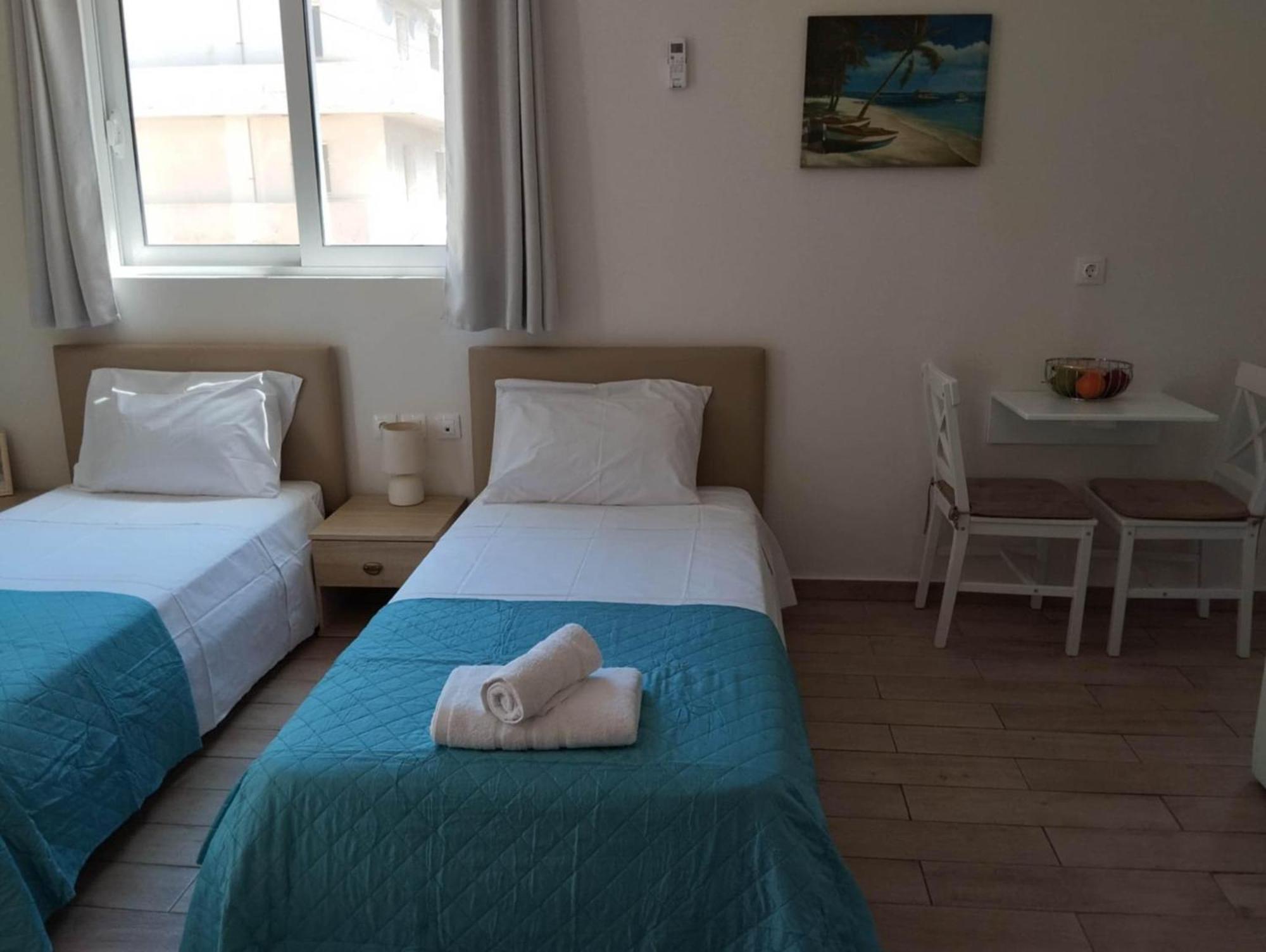 Lilian's Seaview-party Street-youth Rhodes City